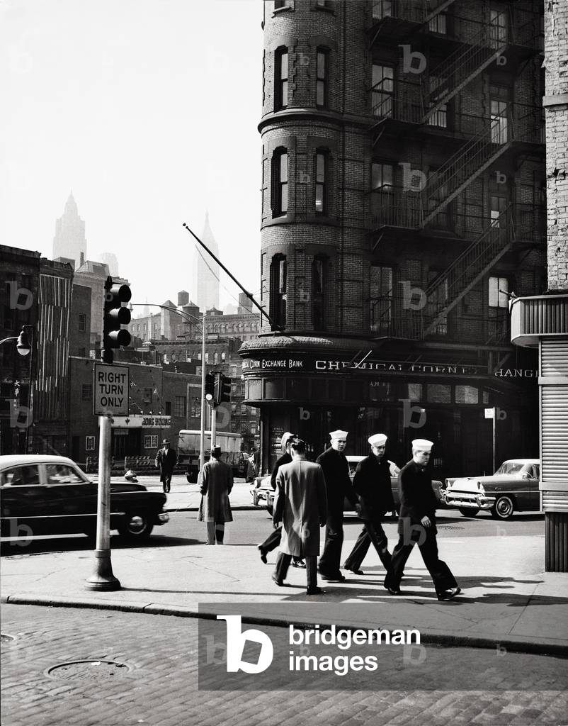Sailors strolling in New York, United States, 1956 (b/w photo)