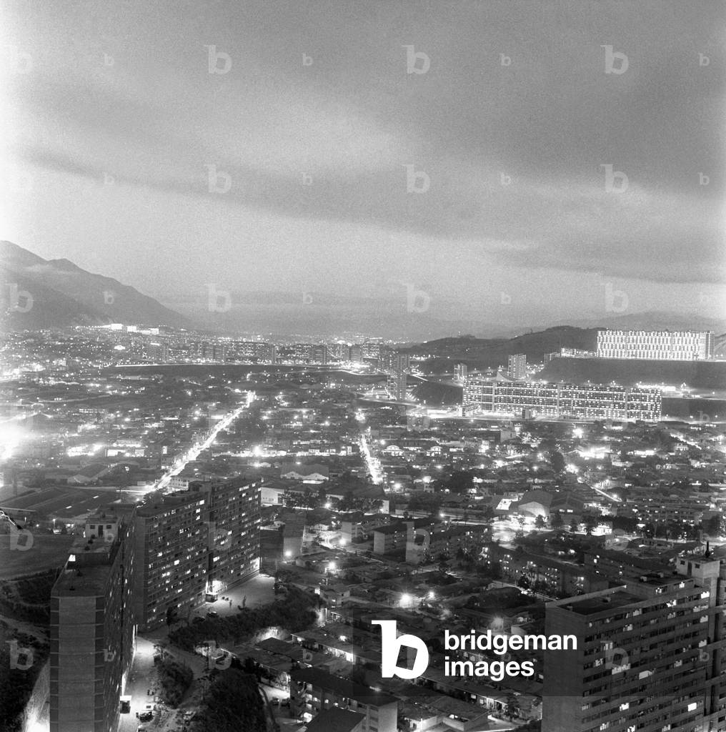 Night view of the city, Caracas, January 1958 (b/w photo)