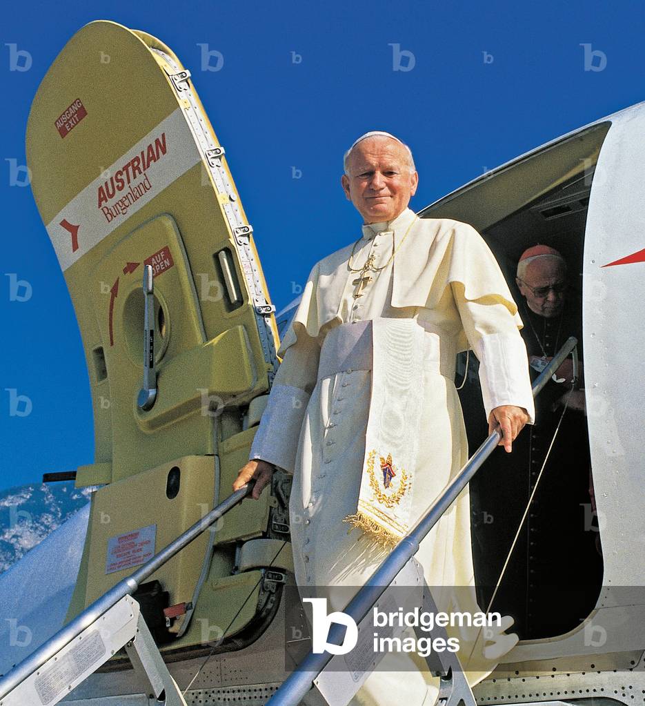 Pope John Paul II arriving at the airport of Innsbruk, Australia