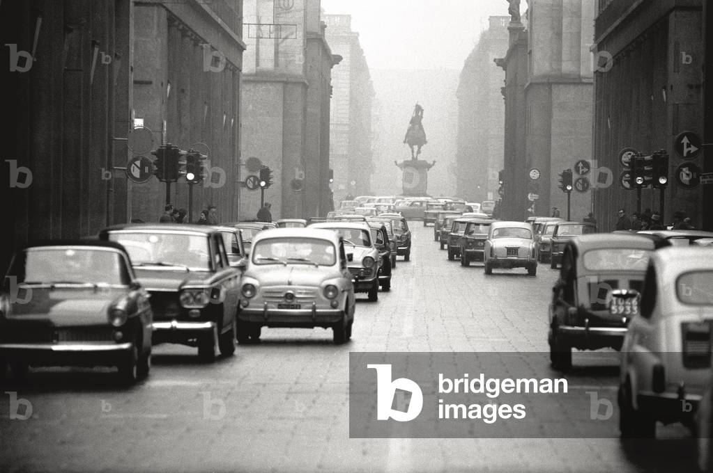 Via Roma in Turin is invaded by road traffic