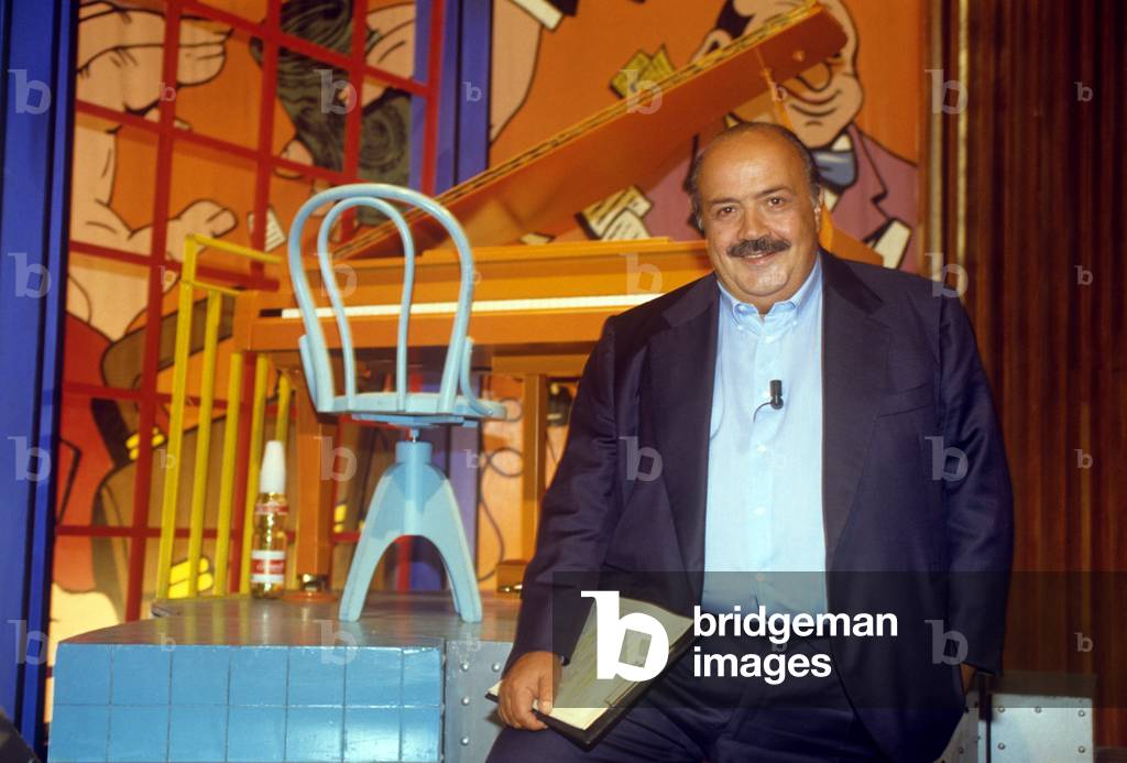 Maurizio Costanzo on the Maurizio Costanzo Show stage