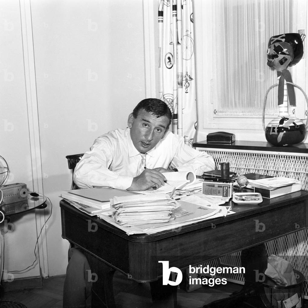 Renato Rascel posing, Italy, 1963 (b/w photo)