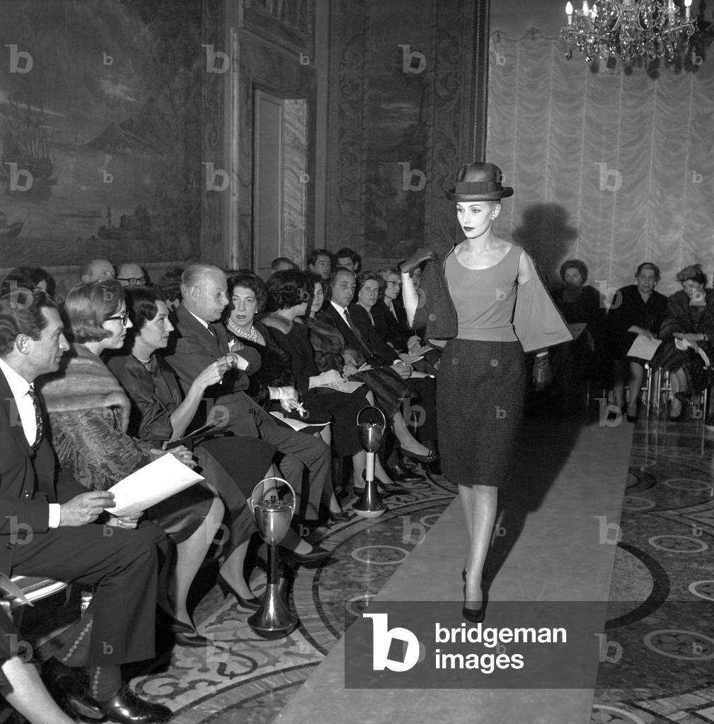 Valentino Garavani's fashion show, Italy, 1959 (b/w photo)