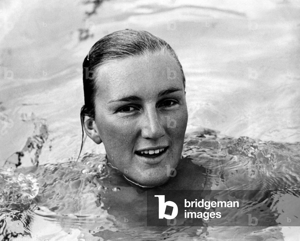 A close up of Lorraine Crapp in the swimming pool
