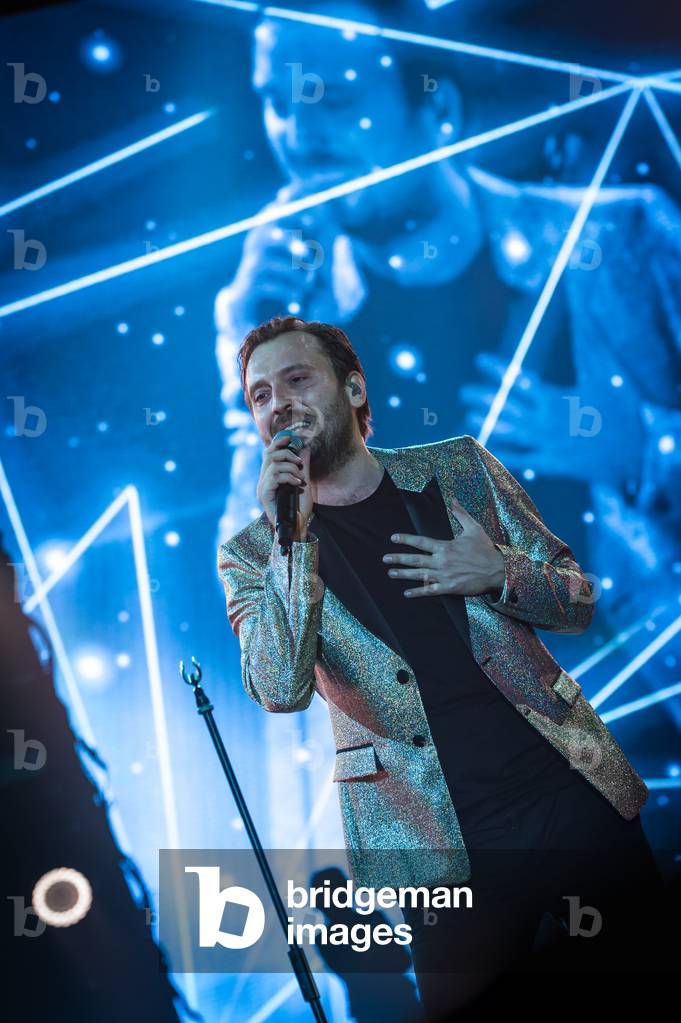 Cesare Cremonini in concert, 2015 (photo)