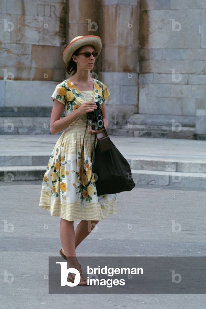 Tourist in Pisa, Italy, 1963 (photo)