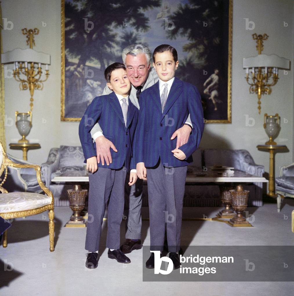 Vittorio De Sica with his children Manuel and Christian, Italy, 1950 (photo)