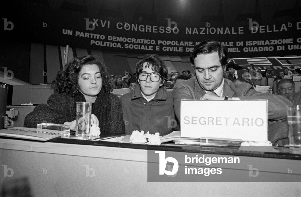 The children of the DC Secretary De Mita, Antonia and Giuseppe, with Clemente Mastella at the Congress of the party