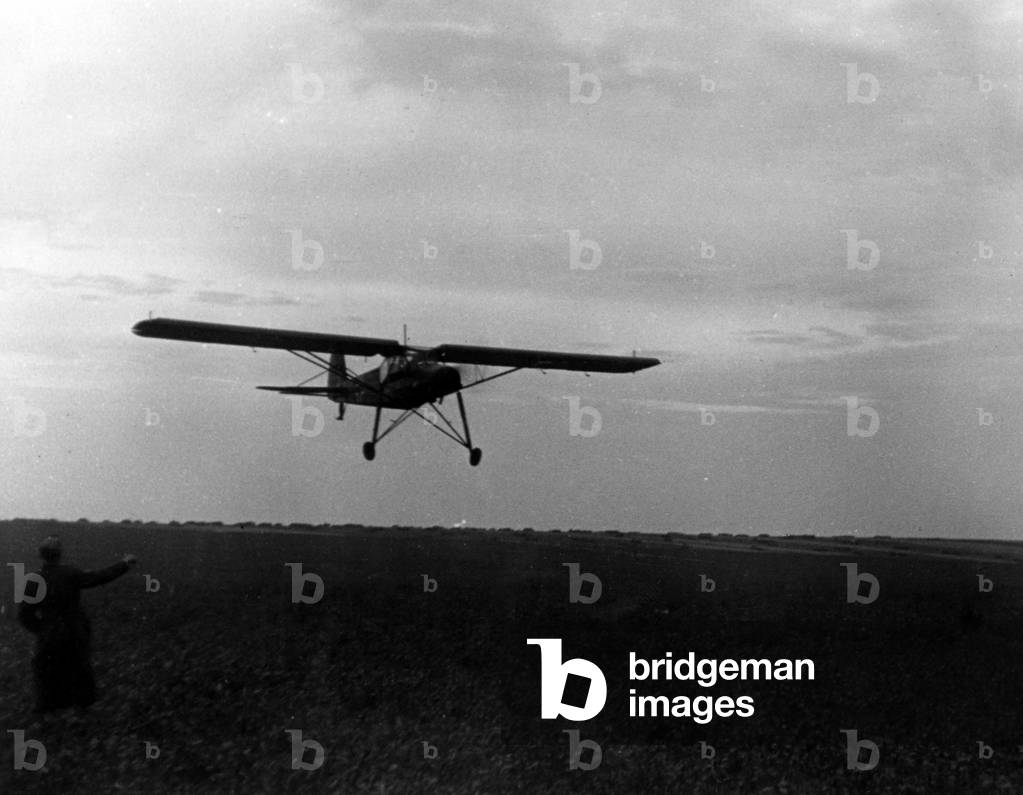 A 'Cicogna' taking off from a field in the Donetz basin