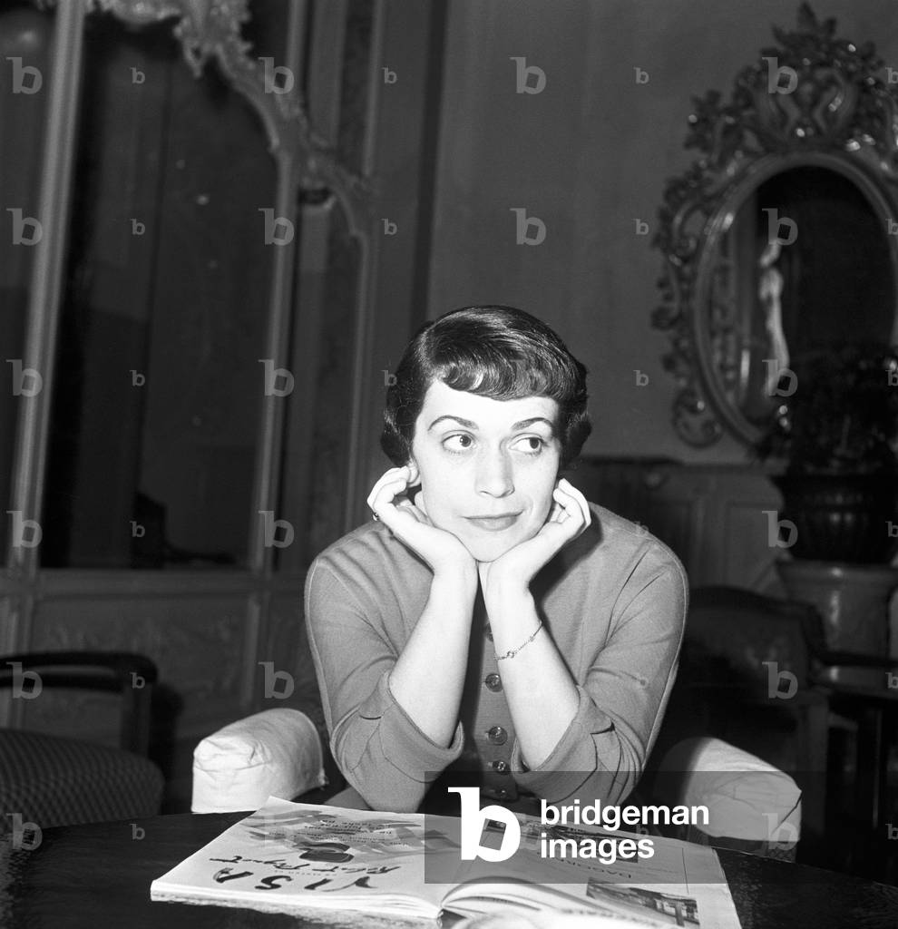 Franca Valeri rehearses the character of the Snob Young Lady