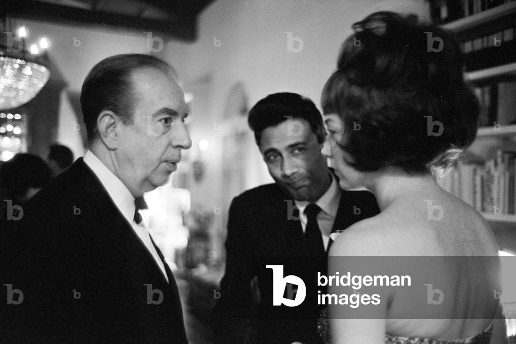 Cocktail in Hollywood, United States, Los Angeles, 1965 (b/w photo)