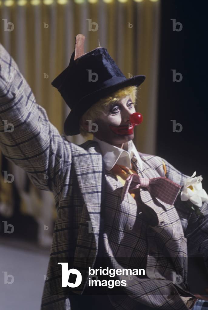 Sandra Mondaini as Sbirulino at Noi no, Italy