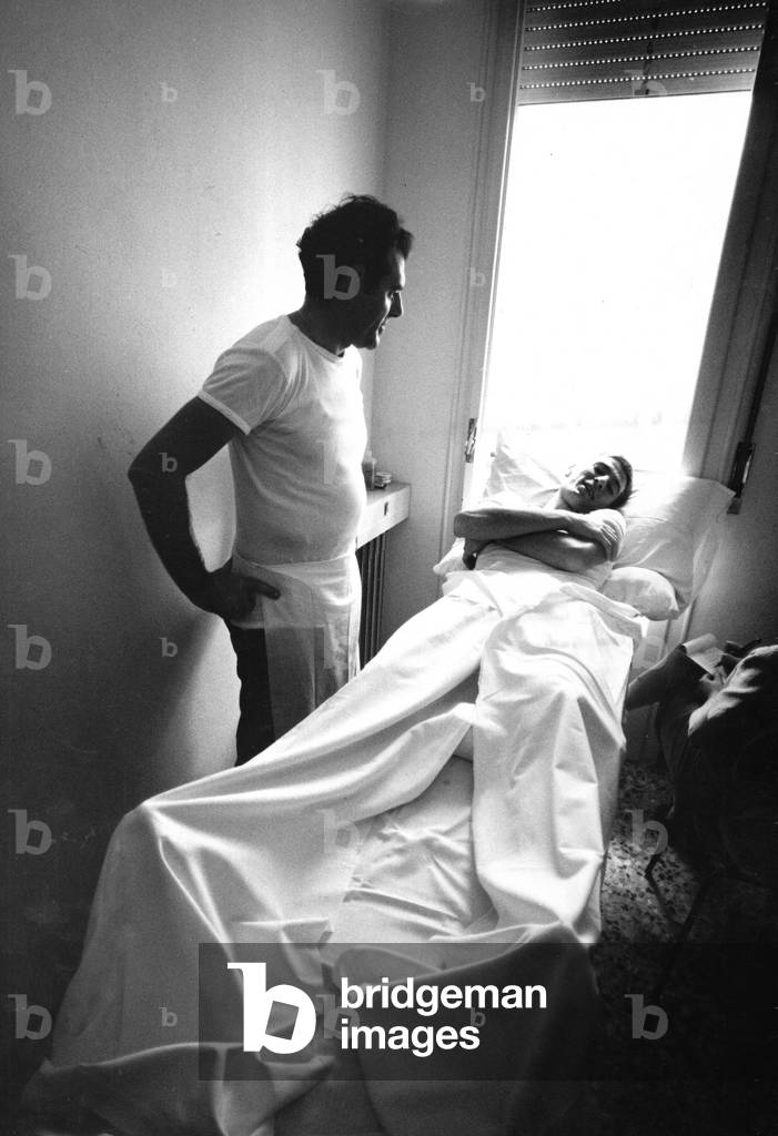 Felice Gimondi to the masseur