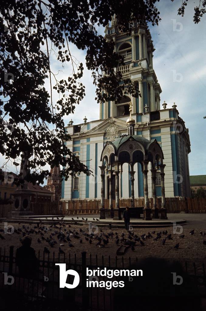 The little square in front of the Bell Tower, the obelisk and the Holy Spring Rotunda