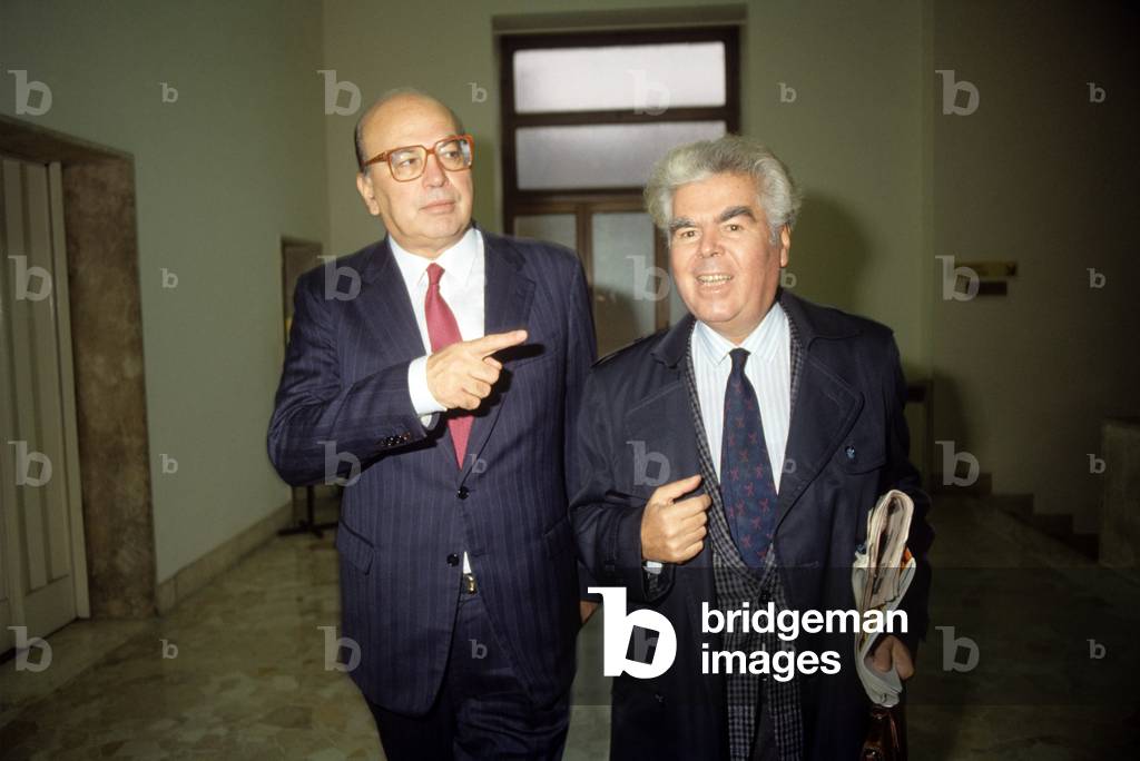 Bettino Craxi walking with Jiri Pelikan