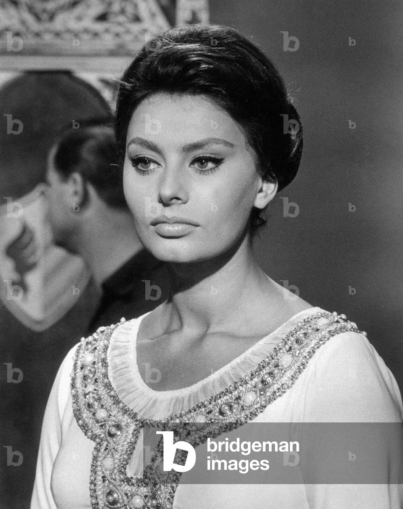 Sophia Loren during the dress rehearsal for the film El Cid , 1960 (b/w photo)