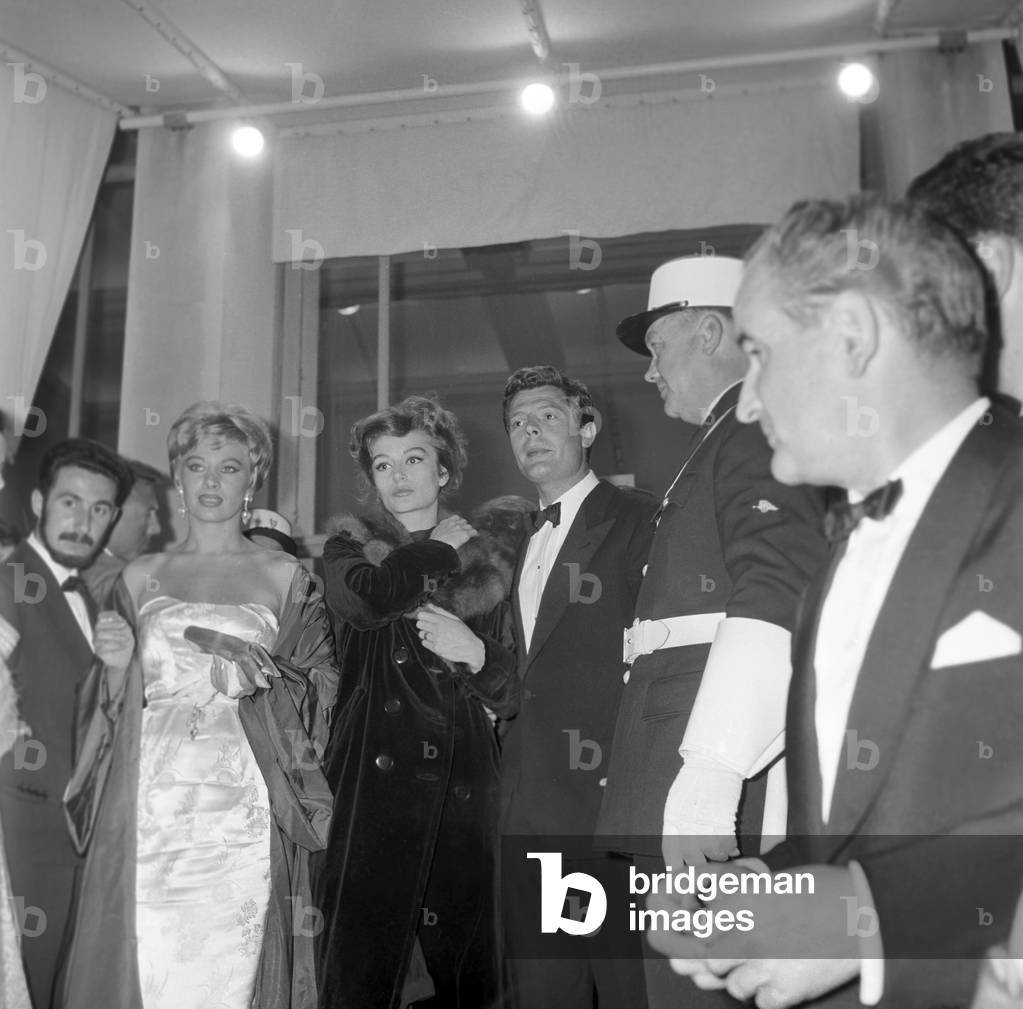 Marcello Mastroianni, Belinda Lee and Anouk Aimée at the premiere of the film La Dolce Vita, France, 1960 (b/w photo)