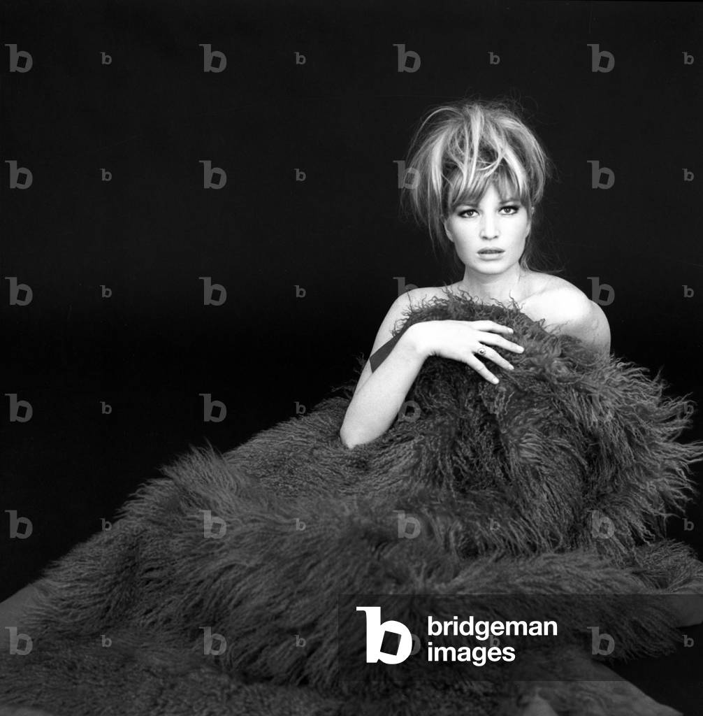 Monica Vitti covered by a fur, Italy, 1969 (b/w photo)