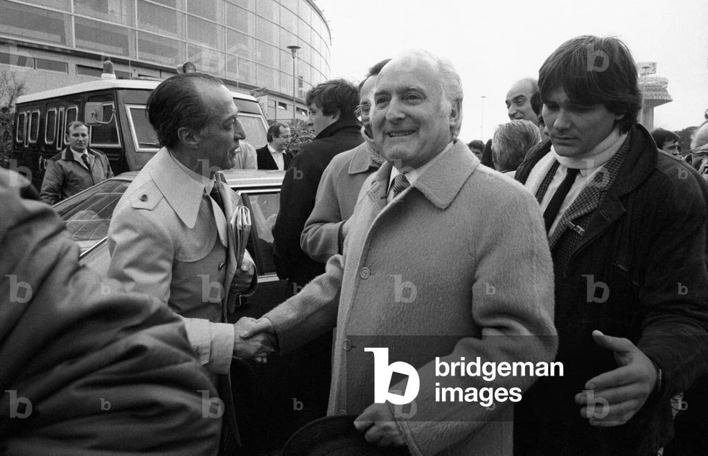 Oscar Luigi Scalfaro shaking hand with a supporter