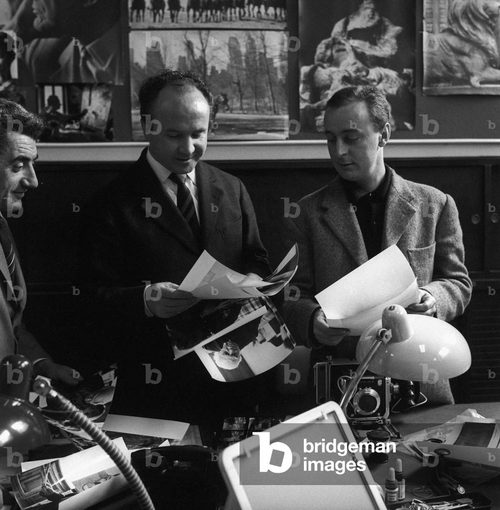 Mario De Biasi, Walter Mori and Sergio Del Grande at Epoca editorial office, Milan, Italy