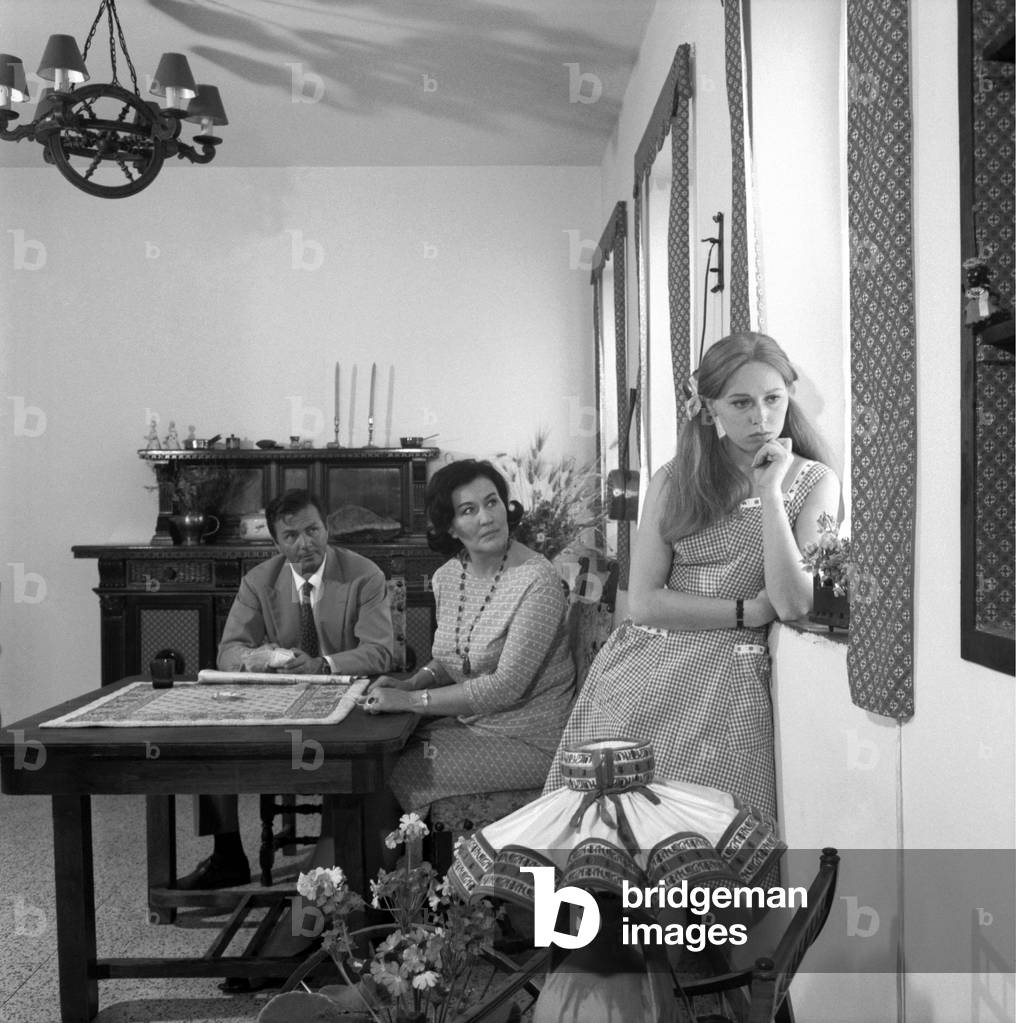 Parents disapproving their daughter's love story, Italy
