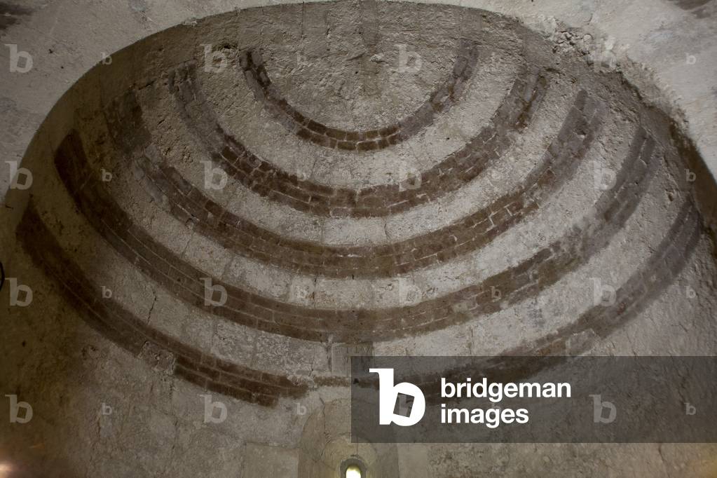 Montesiepi Rotonda, cupola, San Galgano, Tuscany, Italy (photo)