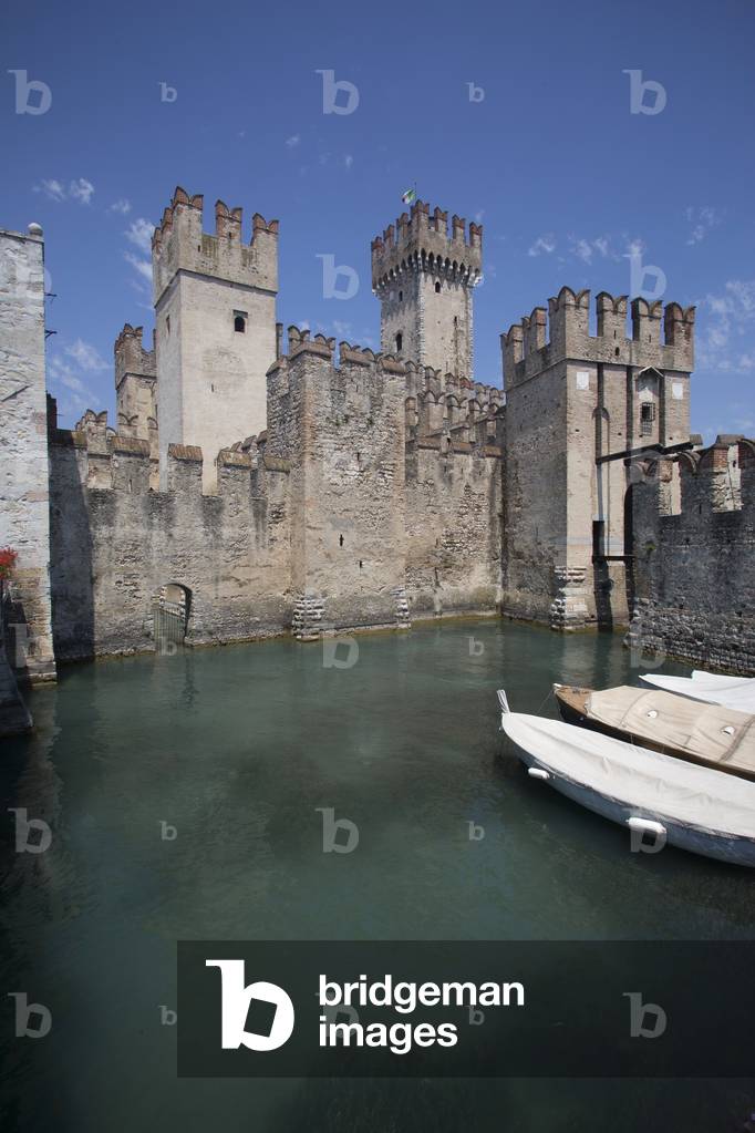 Scaliger Castle, Sirmione, Lake of Garda, Lombardy, Italy (photo)