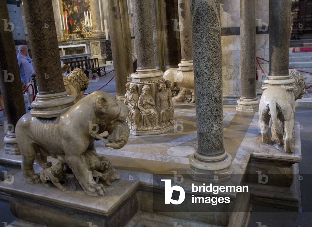Saint Maria Assunta dome, church, pulpit, lion, Siena, Tuscany, Italy (photo)