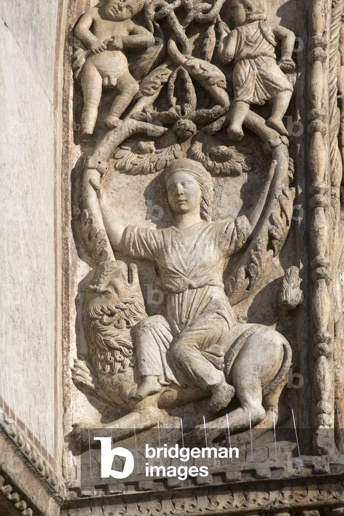 St Mark's Basilica, bas relief, central portal, Venice, Italy (photo)
