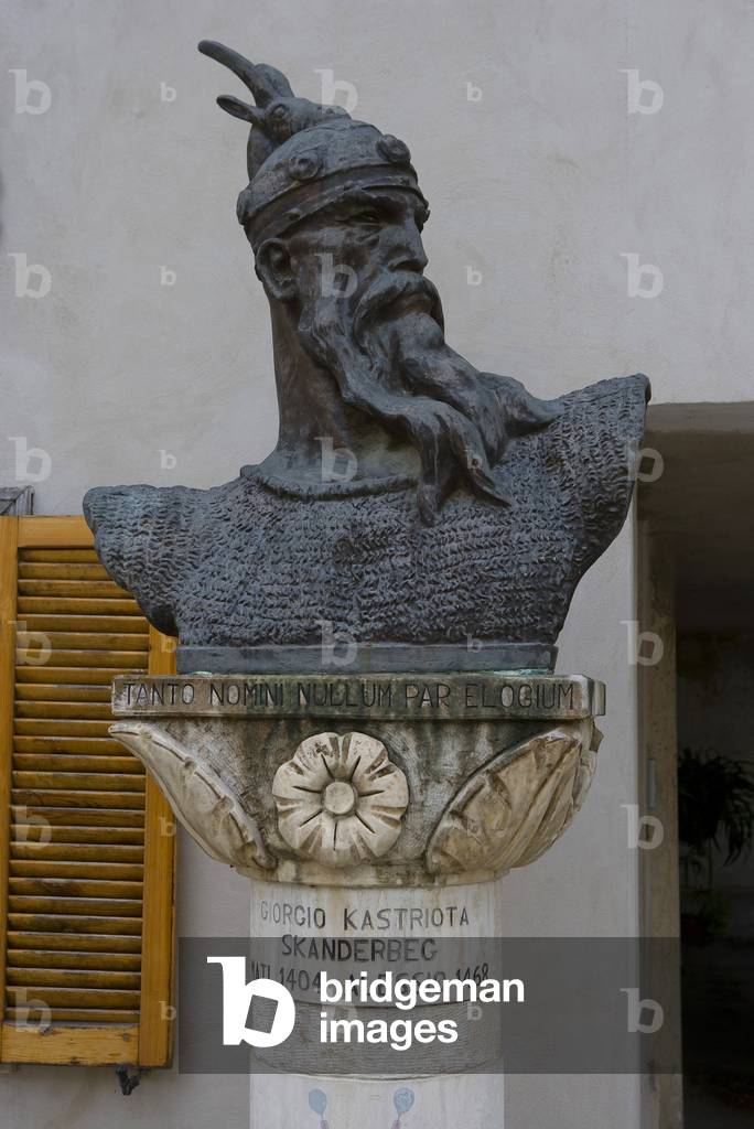 Skandernerg monument, Villa Badessa, Abruzzo, Italy (photo)