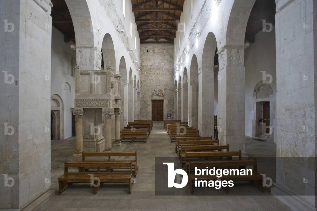 St. Pelino church, Corfinio, Abruzzo, Italy (photo)