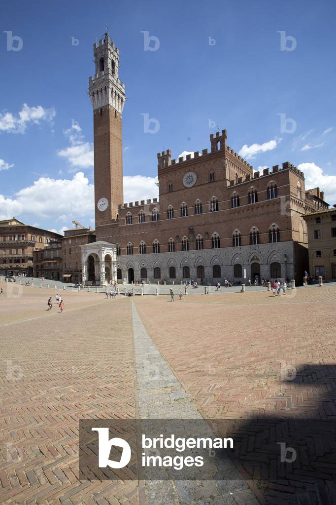 Piazza del Campo square, Palazzo Pubblico palace , Mangia tower, Siena, Tuscany, Italy (photo)