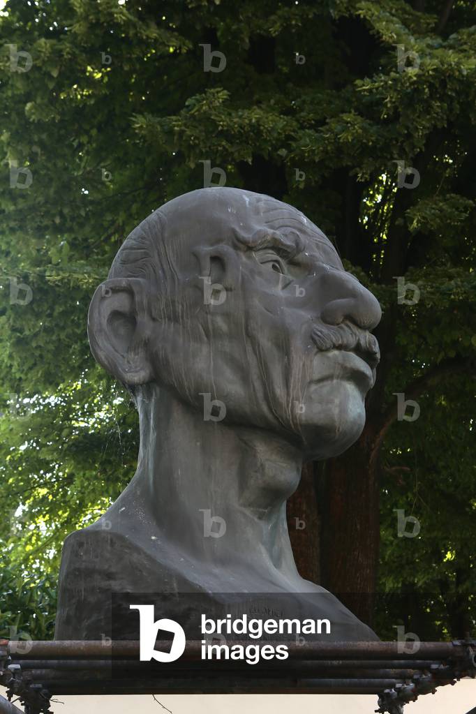 Bust of Antonio Ligabue, Gualtieri, Reggio Emilia, Emilia Romagna, Italy (photo)