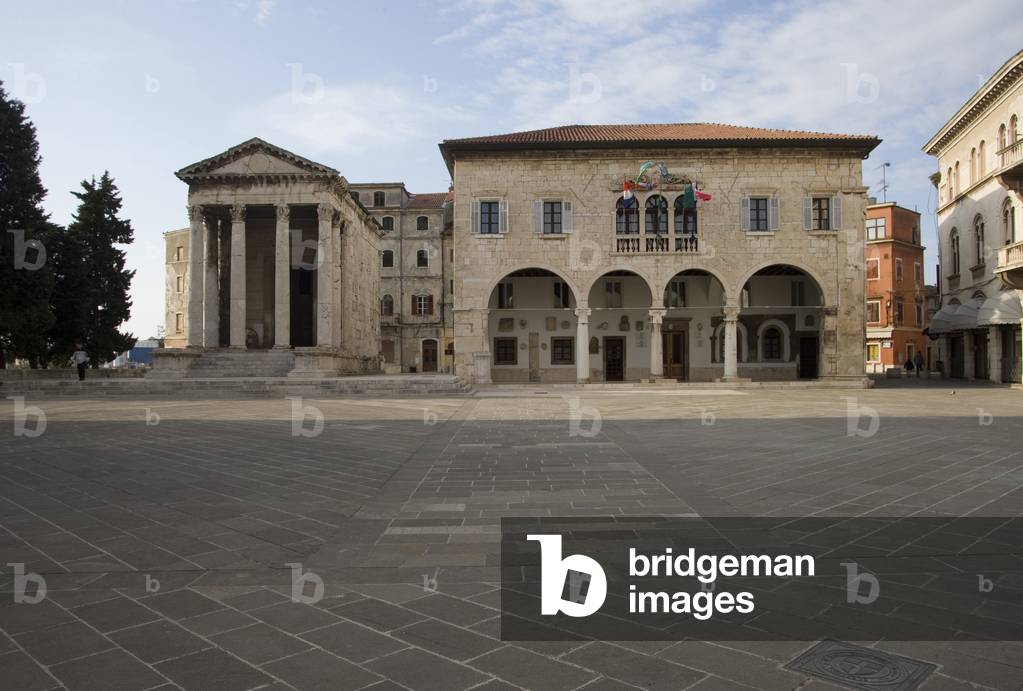 The Temple of Augustus, Pula, Istria, Croatia (photo)