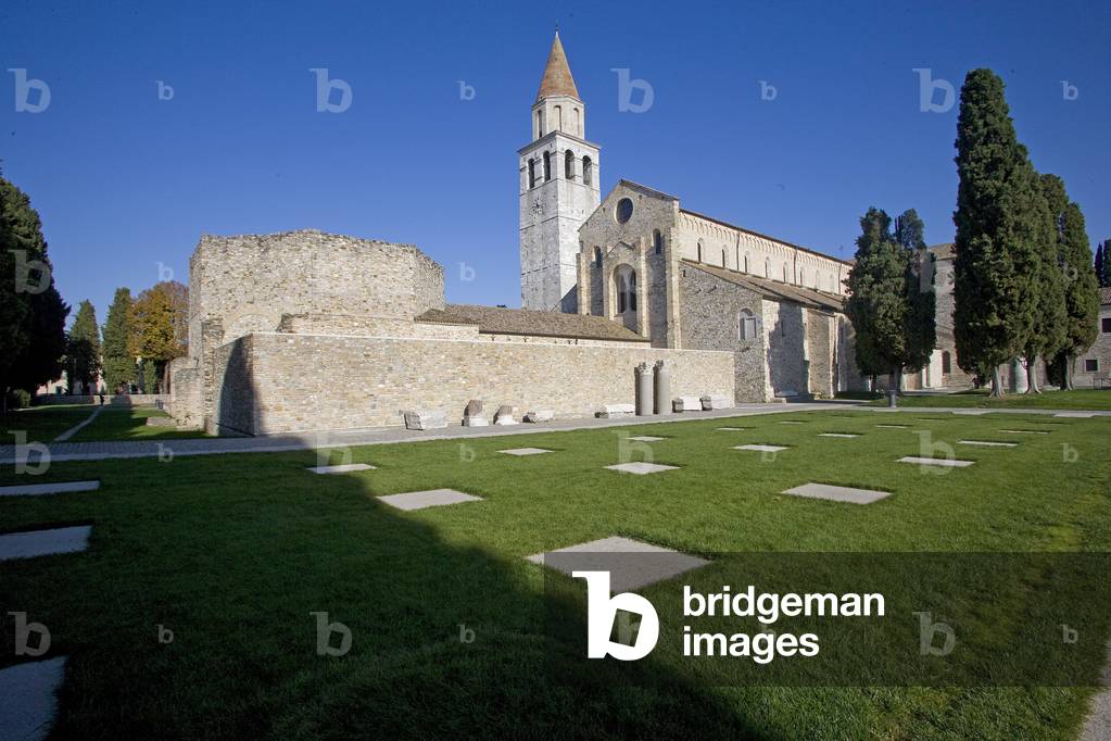 View of the Basilica di Santa Maria Assunta, Aquileia, Udine, Italy (photo)