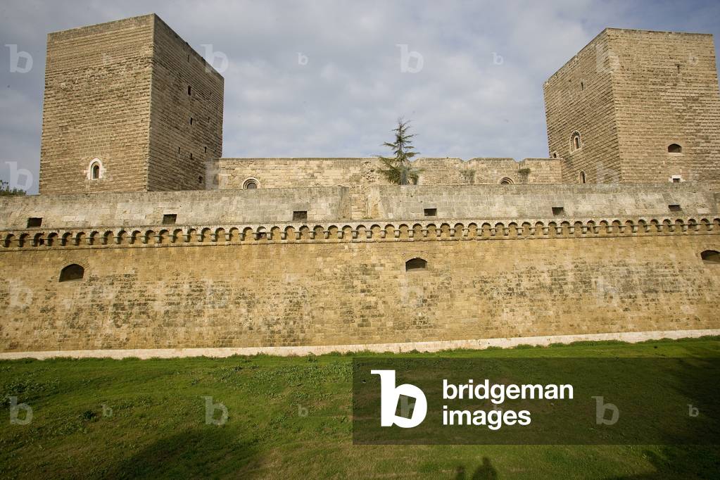 Swabian Castle (Castello Svevo), Bari, Puglia, Italy (photo)
