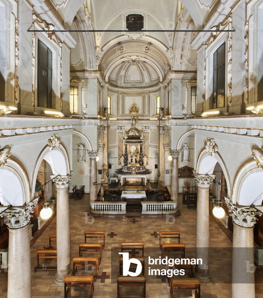 Perspective view of the Baroque altar
