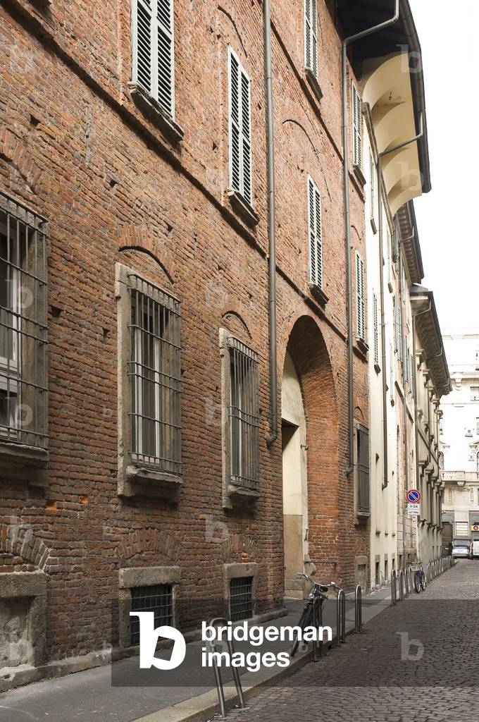 Facade of the Biblioteca Ambrosiana, Milan (photo)