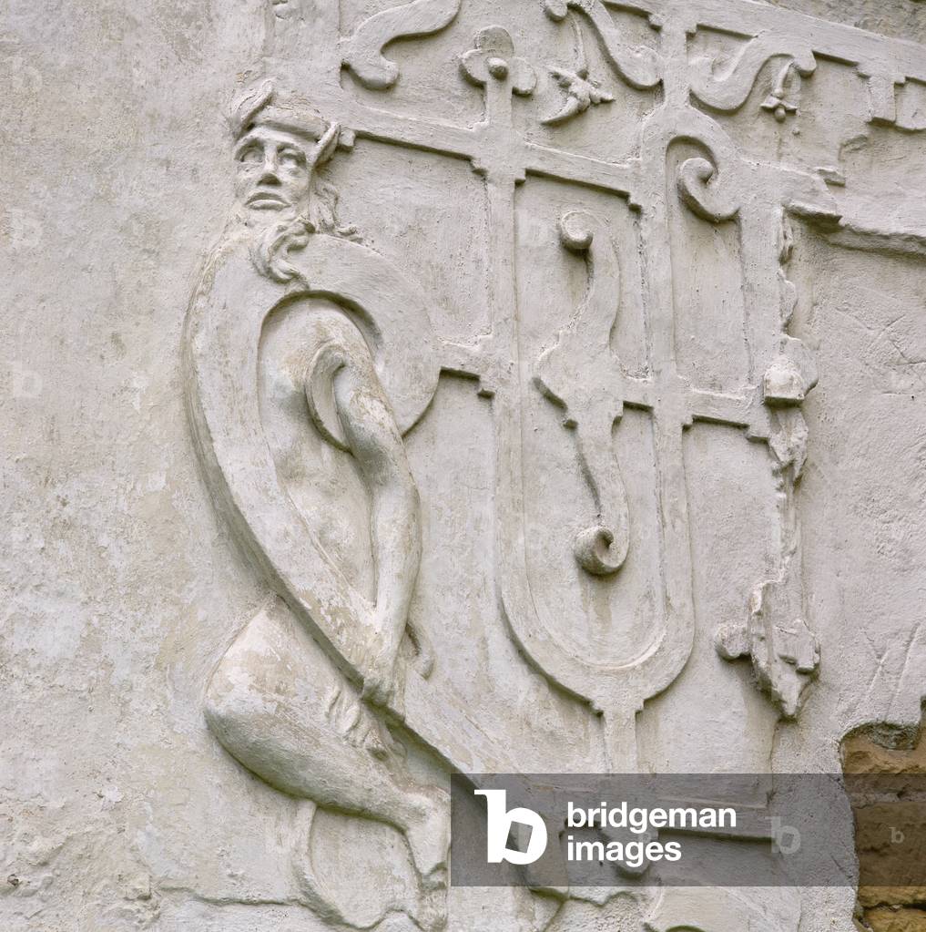 Detail of the carved decoration (plaster)