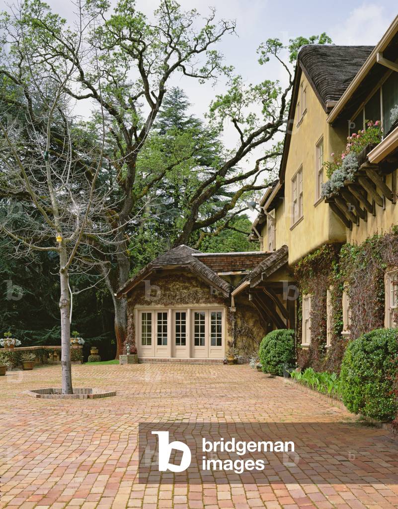 Exterior view of Green Gables, California (photo)