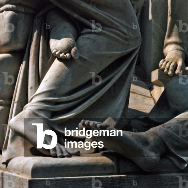 Particolare di 'fabbricati', gruppo di sculture dal Albert Memorial, completato nel 1876 (granito)