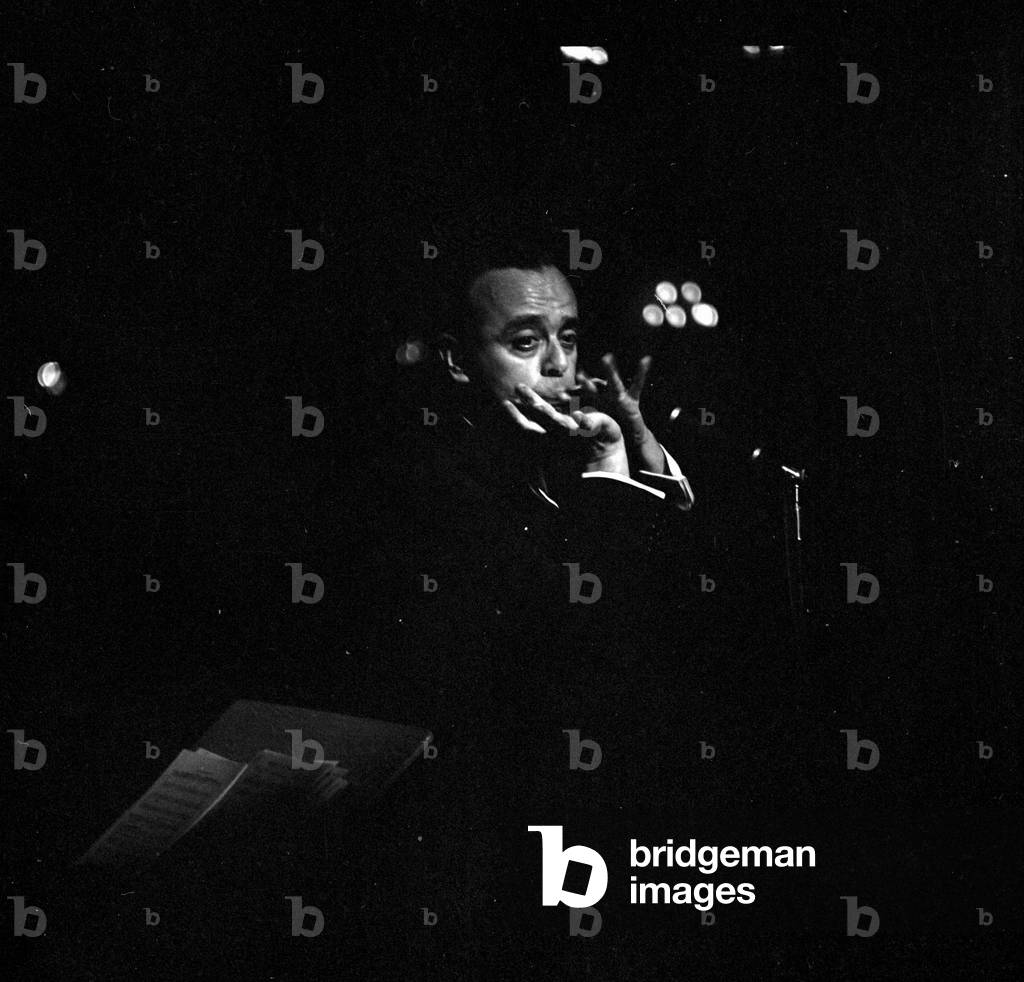 Larry Adler, Quaglino's, London, UK, 1958 (b/w photo)