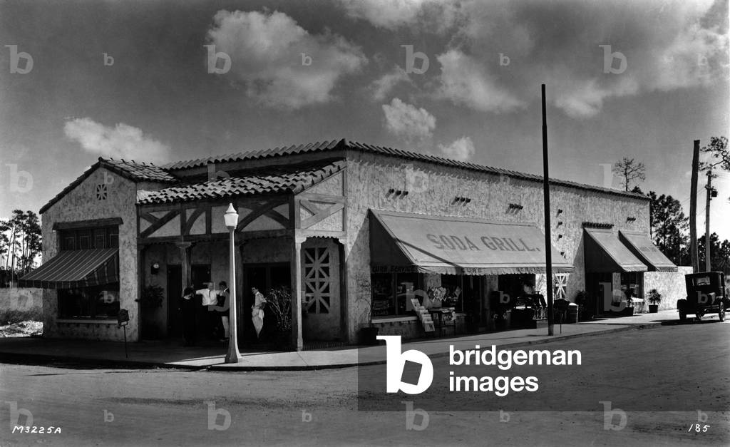 Restaurant in the Coral Gables business section, Florida, April 1924 (b/w photo)