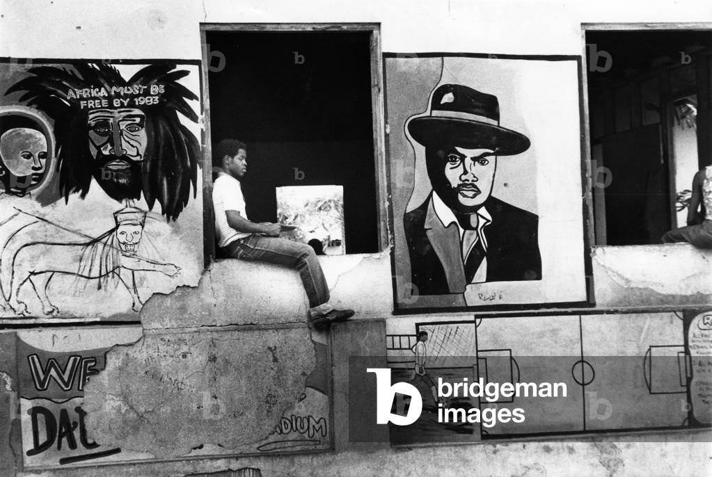 Street paintings on a Kingston wall, 1983 (b/w photo)