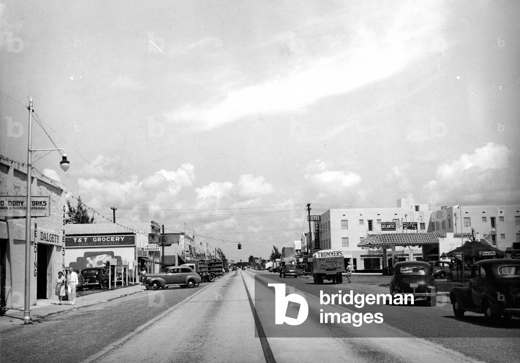 Commercial buildings and hotels along North Federal Highway, 1941 (b/w photo)