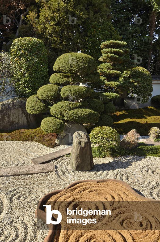 Reiun-in (sub-temple of Tofuku-ji) - Kyoto (Japan) - Edo period - Buddhist temple - karesansui (dry landscape garden) restaur and by Shigemori Mirei in 1965 - Reiun-in (sub-temple of Tofuku-ji) - Kyoto (Japan) - Edo period - Buddhist temple - karesansui (dry landscape garden) restored by restored by Shigemori Mirei in 1965