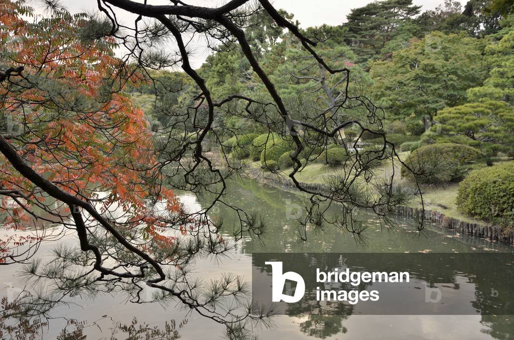 Rikyugian - Tokyo (Japan) - Edo period - garden promenade with pond - Rikyugian - Tokyo (Japan) - Edo period - stroll garden with pond