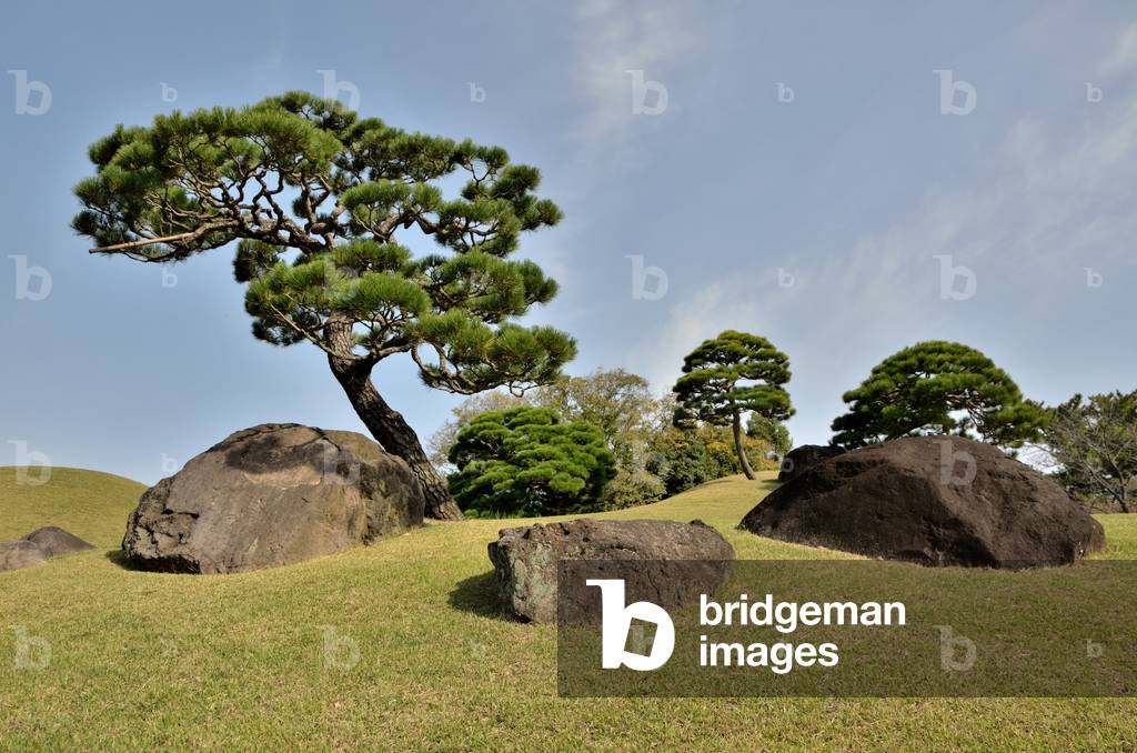 Suizen-ji Joju-en - Kumamoto - Edo period - Shinto temple - Tsukiyama style garden (garden with artificial hill) built by Hosokawa Tadatoshi in 1636 - represents the 53 stations of the Tokaido Road with Mount Fuji - Suizen-ji Joju-en - Kumamoto - Edo period - Shinto shrine - tsukiyama garden style (hill garden) built by Hosokawa Tadatoshi in 1636 - the garden represents the Fifty-Three Stations of the Tokaido Road with Mount Fuji
