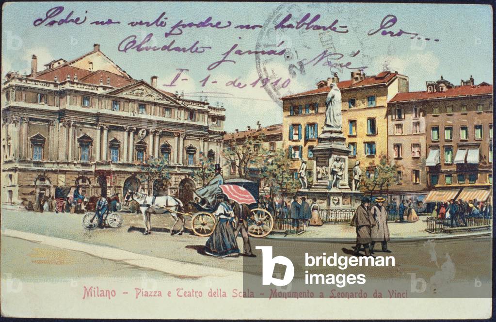 MILAN - La Scala Theatre & Square with statue of Leonardo da Vinchi