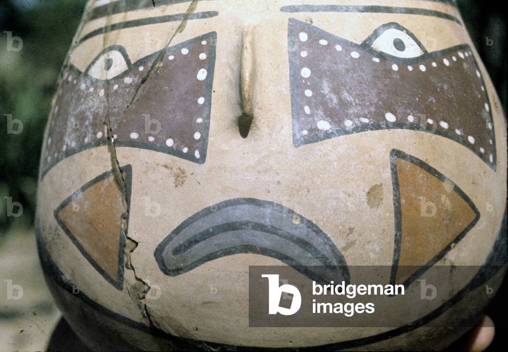 Nazca pot with face design, Peru